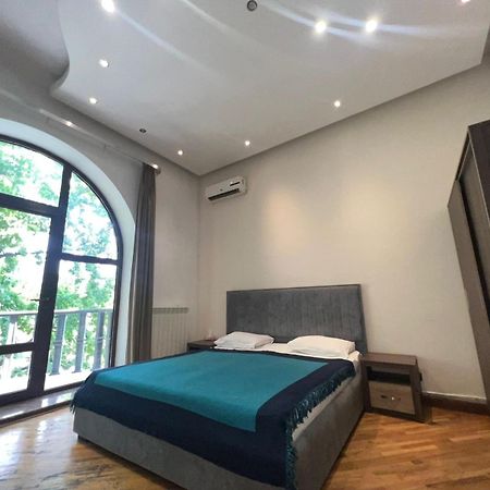 Saryan Hotel Jerevan Buitenkant foto