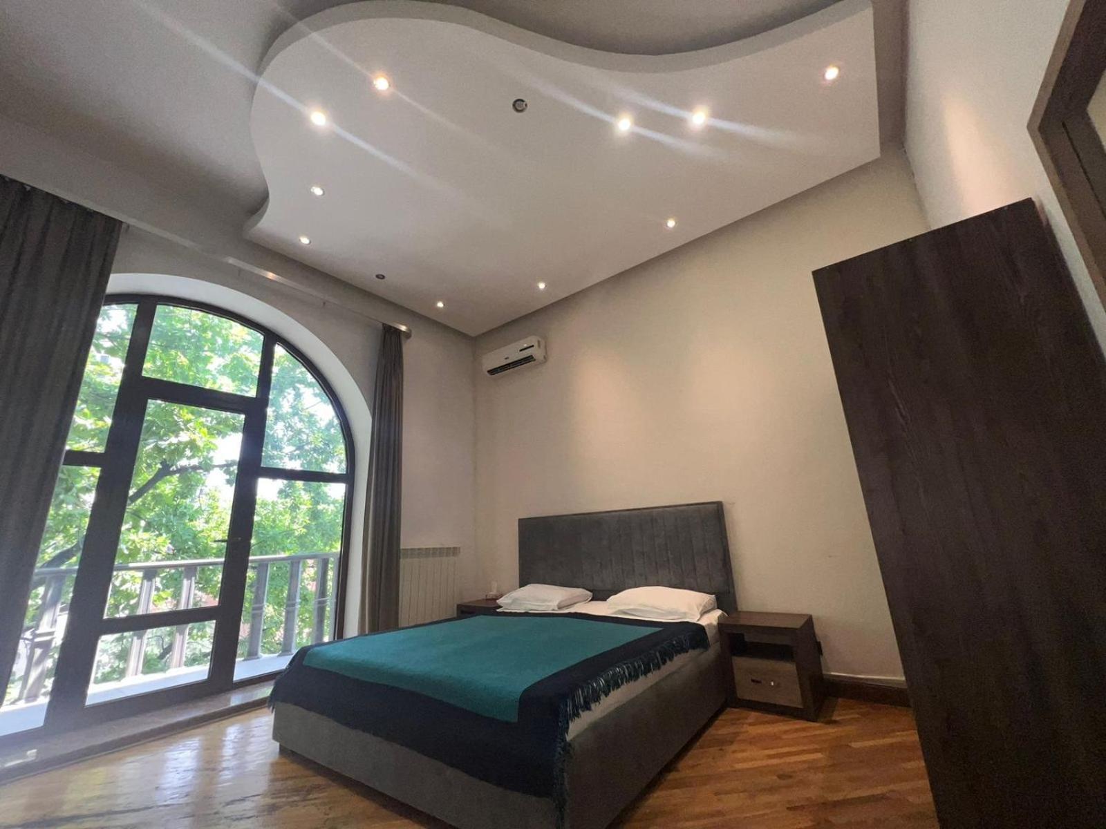 Saryan Hotel Jerevan Buitenkant foto